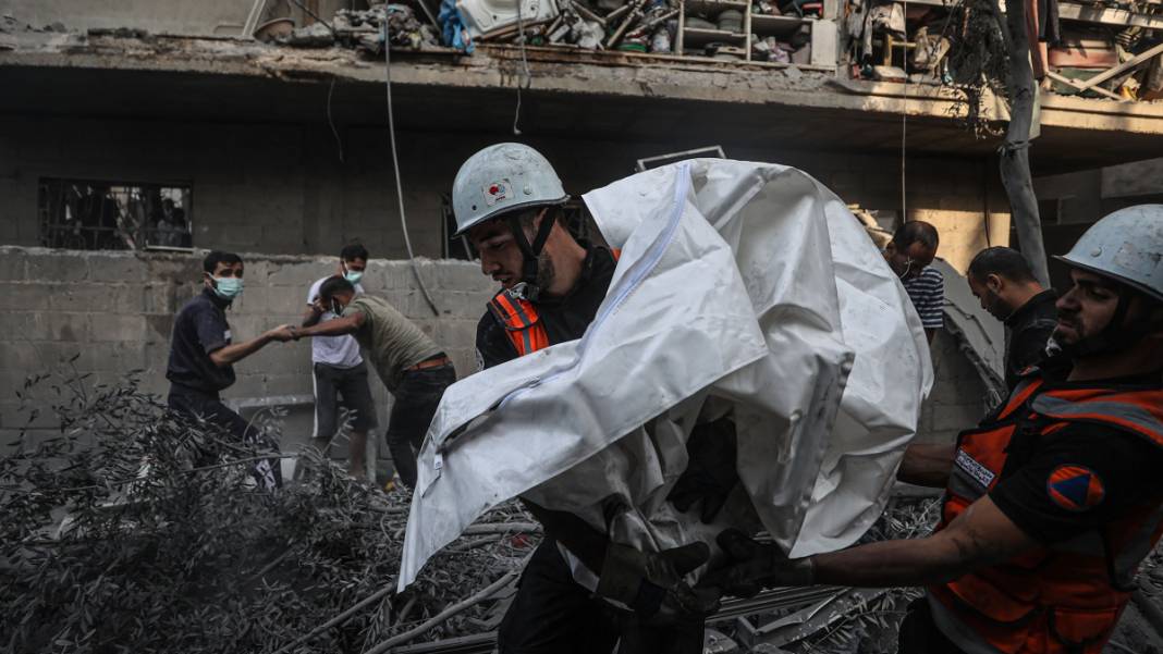İsrail saldırılarına devam ediyor: Gazze'den acı görüntüler... 5